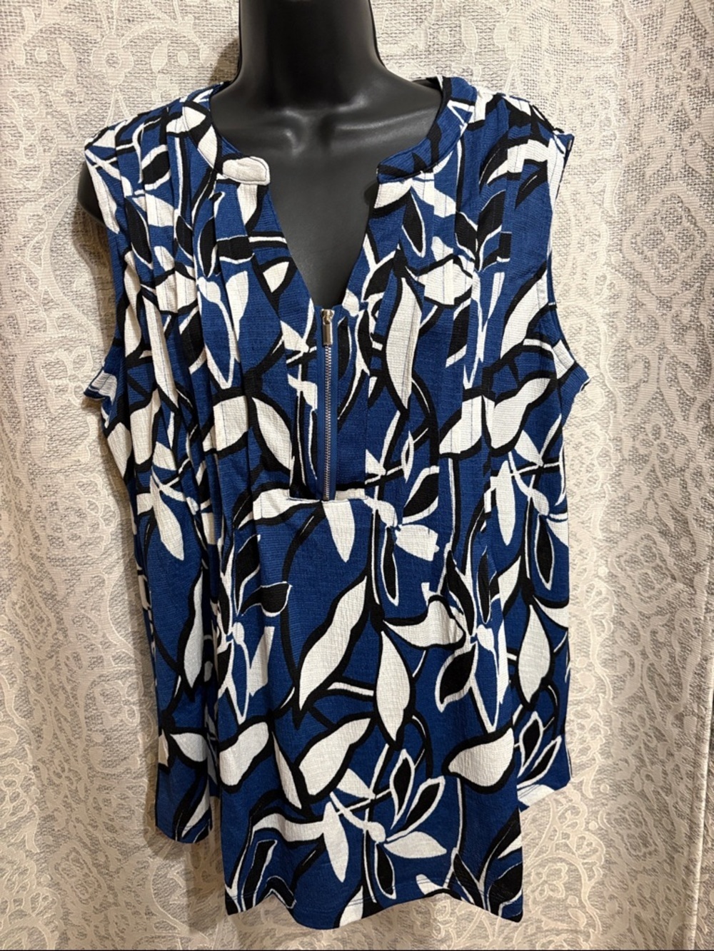 Fred David 1X Sleeveless Blue Leaf-Print Zip-Front Women's Top
